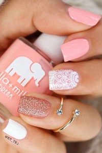 Henna Inspired Peachy Pink Beach Nails
