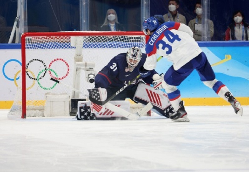 Team U.S.A. expelled by Slovakia in men's Hockey